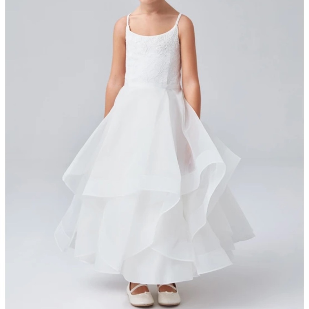 Brand new little girls flower girls dress💕